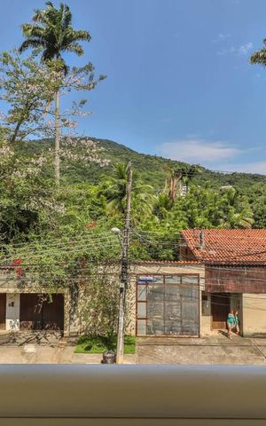 Casa à venda com 290m², 4 quartos e 2 vagas Casa à venda com 290m², 4 quartos e 2 vagasVista Varanda Quarto 3 e Quarto 4