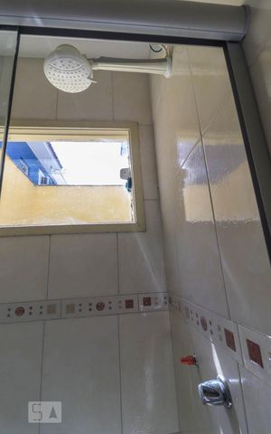 Casa à venda com 290m², 4 quartos e 2 vagas Casa à venda com 290m², 4 quartos e 2 vagasBanheiro de Serviço