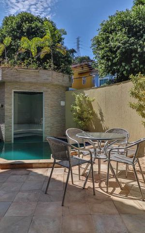 Casa à venda com 290m², 4 quartos e 2 vagas Casa à venda com 290m², 4 quartos e 2 vagasVaranda Sala, Piscina, Churrasqueira e Sauna