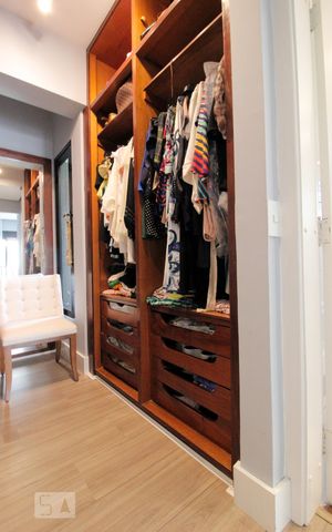 Apartamento à venda com 216m², 4 quartos e 3 vagasCloset Quarto 1