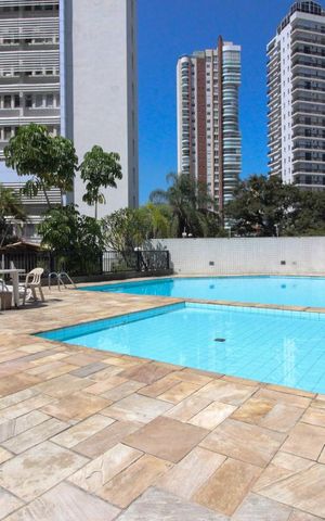 Apartamento à venda com 216m², 4 quartos e 3 vagasÁrea comum - Piscina