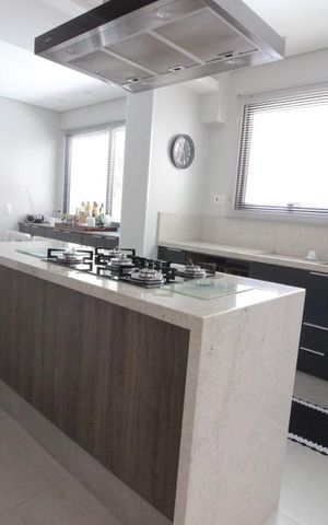 Apartamento à venda com 216m², 4 quartos e 3 vagasCozinha
