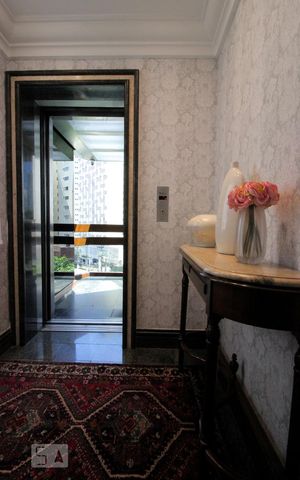 Apartamento à venda com 216m², 4 quartos e 3 vagasHall de Entrada