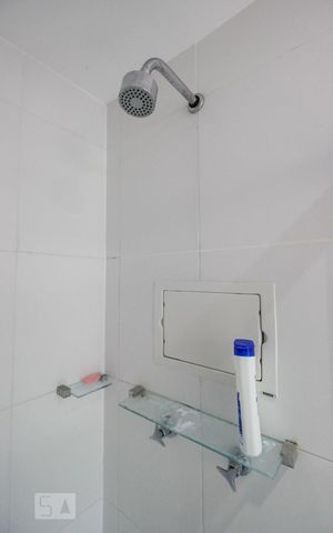 Apartamento para alugar com 64m², 2 quartos e 1 vaga Apartamento para alugar com 64m², 2 quartos e 1 vagaDetalhe Banheiro Corredor