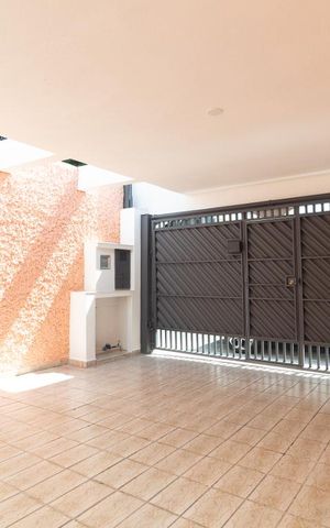 Casa à venda com 187m², 3 quartos e 2 vagasGaragem