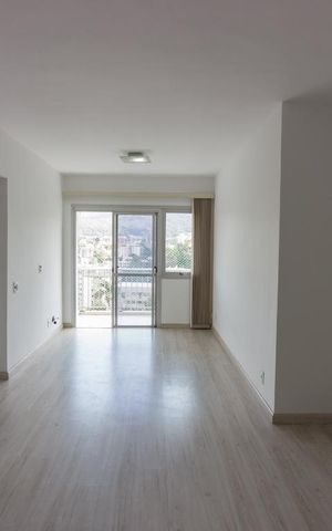 Apartamento à venda com 84m², 2 quartos e 1 vaga Apartamento à venda com 84m², 2 quartos e 1 vagaSala