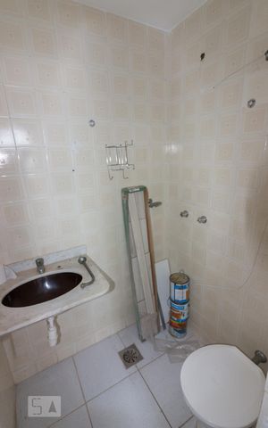 Apartamento à venda com 84m², 2 quartos e 1 vaga Apartamento à venda com 84m², 2 quartos e 1 vagaBanheiro
