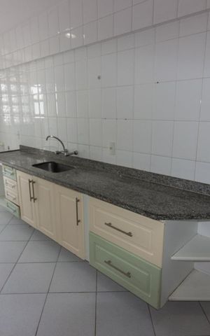 Apartamento à venda com 84m², 2 quartos e 1 vaga Apartamento à venda com 84m², 2 quartos e 1 vagaCozinha - Armários