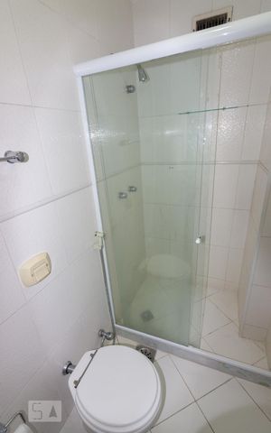 Apartamento à venda com 84m², 2 quartos e 1 vaga Apartamento à venda com 84m², 2 quartos e 1 vagaBanheiro