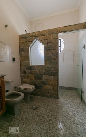 Casa à venda com 570m², 4 quartos e 5 vagasBanheiro
