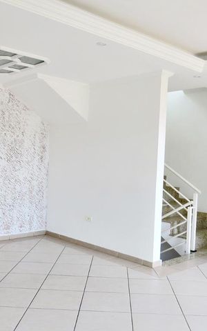 Casa de condomínio à venda com 125m², 3 quartos e 3 vagasSala de Jantar