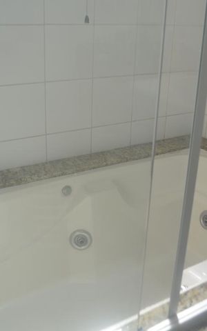 Apartamento à venda com 150m², 4 quartos e 2 vagasBanheira