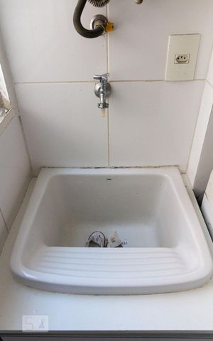 Apartamento à venda com 56m², 2 quartos e 1 vaga Apartamento à venda com 56m², 2 quartos e 1 vagaCozinha e Área de Serviço