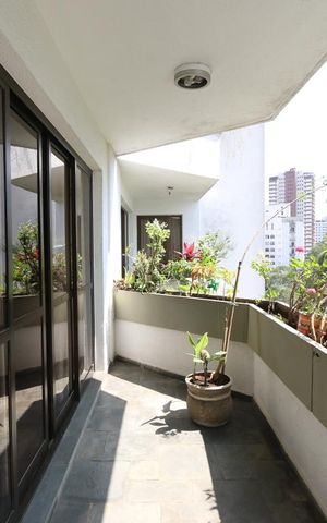 Apartamento à venda com 205m², 4 quartos e 5 vagasvaranda