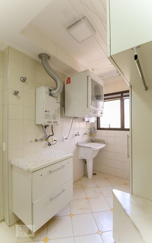 Apartamento à venda com 170m², 3 quartos e 3 vagas Apartamento à venda com 170m², 3 quartos e 3 vagasÁrea de serviço