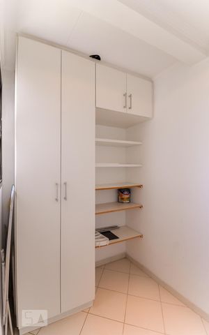 Apartamento à venda com 170m², 3 quartos e 3 vagas Apartamento à venda com 170m², 3 quartos e 3 vagasQuarto de serviço