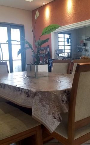 Casa para alugar com 200m², 5 quartos e 2 vagas