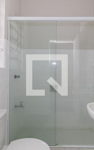 Apartamento para alugar com 65m², 2 quartos e sem vagaBanheiro