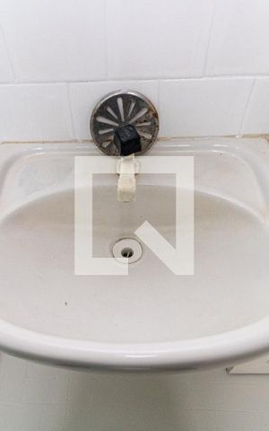 Apartamento para alugar com 65m², 2 quartos e sem vagaBanheiro