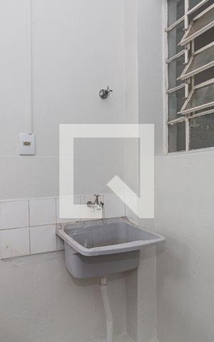 Apartamento para alugar com 65m², 2 quartos e sem vagaCozinha e Área de Serviço