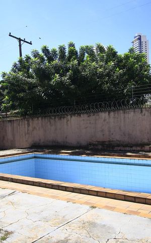 Casa à venda com 900m², 7 quartos e 8 vagasPiscina