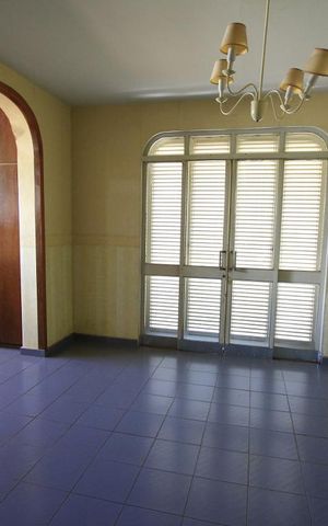 Casa à venda com 900m², 7 quartos e 8 vagasSuite4