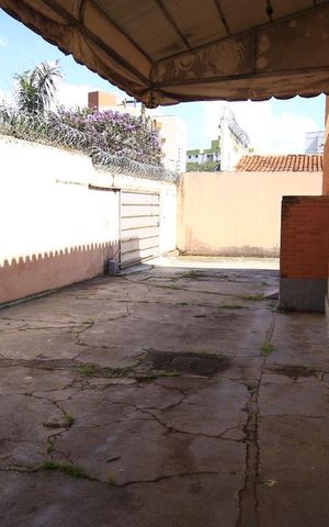 Casa à venda com 900m², 7 quartos e 8 vagasCorredor