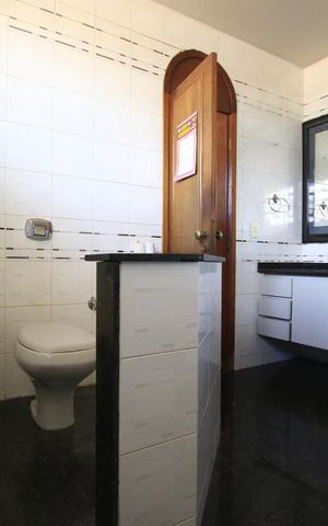 Casa à venda com 900m², 7 quartos e 8 vagasBanheiro da Suite4