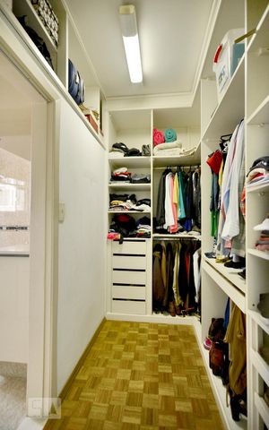Apartamento à venda com 145m², 3 quartos e 1 vagaCloset
