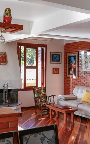 Casa à venda com 450m², 6 quartos e 4 vagasSala