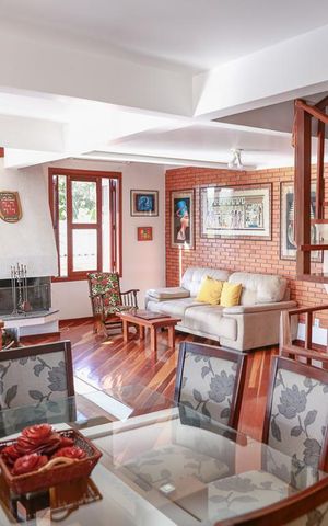 Casa à venda com 450m², 6 quartos e 4 vagasSala