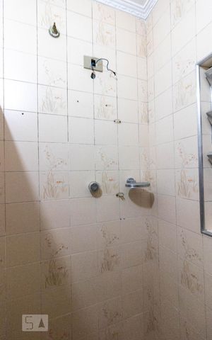 Casa à venda com 150m², 2 quartos e 1 vaga Casa à venda com 150m², 2 quartos e 1 vagaBanheiro