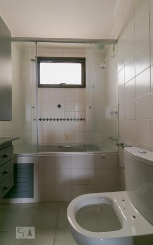 Apartamento para alugar com 140m², 4 quartos e 2 vagas Apartamento para alugar com 140m², 4 quartos e 2 vagasBanheiro da Suíte