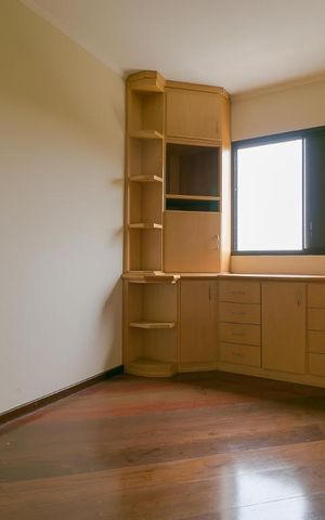 Apartamento para alugar com 140m², 4 quartos e 2 vagas Apartamento para alugar com 140m², 4 quartos e 2 vagasSuíte