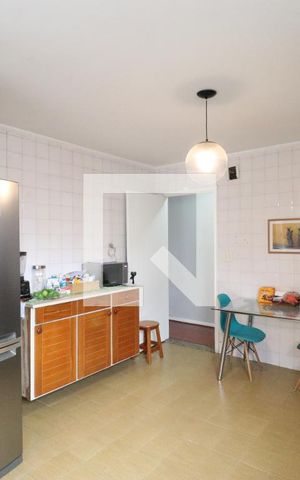 Apartamento à venda com 102m², 2 quartos e 1 vagaCozinha