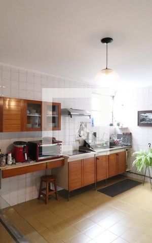 Apartamento à venda com 102m², 2 quartos e 1 vagaCozinha