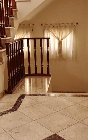 Casa para alugar com 550m², 4 quartos e 7 vagasAcesso andar superior