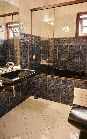 Casa para alugar com 550m², 4 quartos e 7 vagas Casa para alugar com 550m², 4 quartos e 7 vagasBanheiro da suíte 2