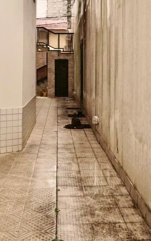 Casa para alugar com 550m², 4 quartos e 7 vagasCorredor para rua