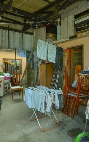 Casa à venda com 70m², 1 quarto e 6 vagas