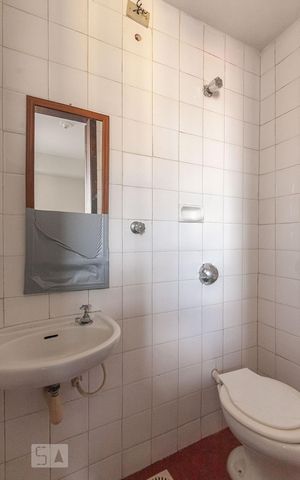 Apartamento para alugar com 73m², 3 quartos e sem vaga Apartamento para alugar com 73m², 3 quartos e sem vagaBanheiro de Serviço