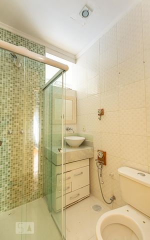Apartamento à venda com 70m², 2 quartos e sem vaga Apartamento à venda com 70m², 2 quartos e sem vagaBanheiro Social