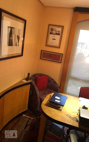 Apartamento à venda com 330m², 4 quartos e 4 vagasEscritório