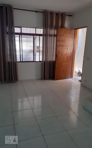 Casa à venda com 170m², 3 quartos e 1 vaga Casa à venda com 170m², 3 quartos e 1 vagaSala