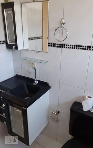 Casa à venda com 170m², 3 quartos e 1 vaga Casa à venda com 170m², 3 quartos e 1 vagaBanheiro