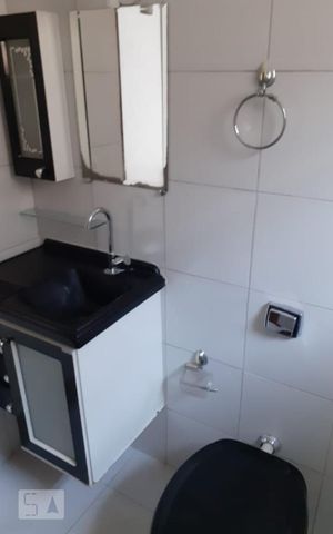 Casa à venda com 170m², 3 quartos e 1 vaga Casa à venda com 170m², 3 quartos e 1 vagaBanheiro