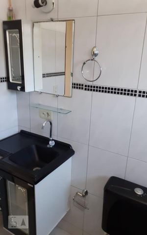 Casa à venda com 170m², 3 quartos e 1 vaga Casa à venda com 170m², 3 quartos e 1 vagaBanheiro