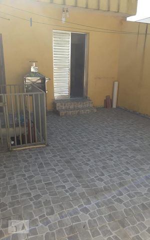 Casa à venda com 170m², 3 quartos e 1 vaga Casa à venda com 170m², 3 quartos e 1 vagaQuintal