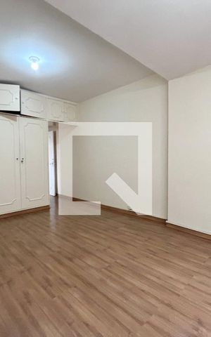 Casa para alugar com 210m², 4 quartos e 2 vagas Casa para alugar com 210m², 4 quartos e 2 vagasSuite