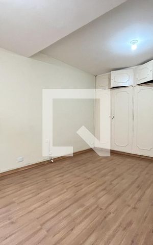 Casa para alugar com 210m², 4 quartos e 2 vagas Casa para alugar com 210m², 4 quartos e 2 vagasSuite